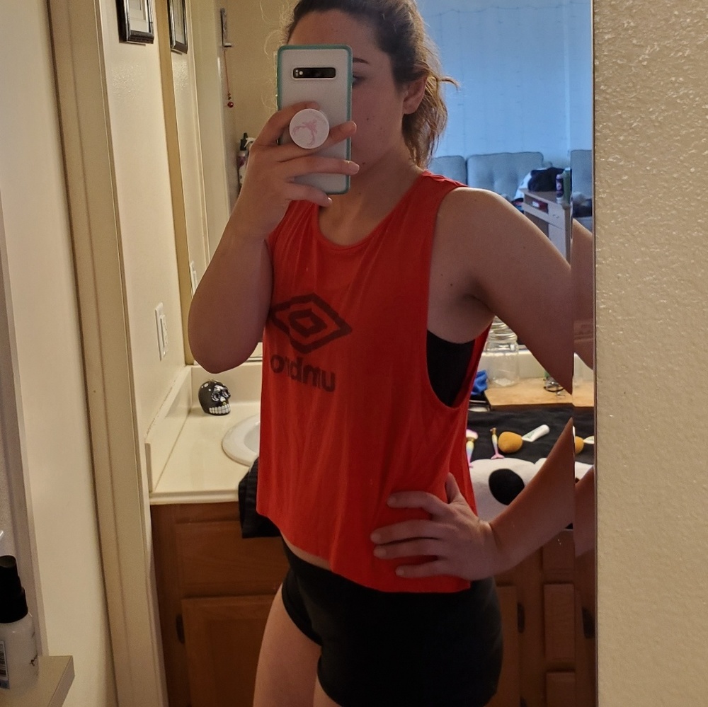 🏝Workout tanktop🏝 - Picture 5 of 6